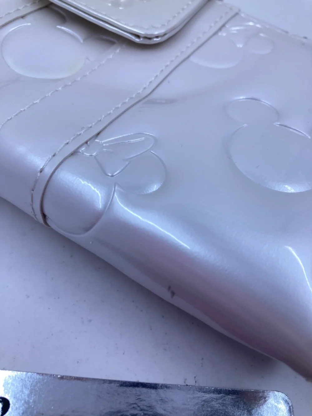 Disney Wallet White Pearlescent Loungefly Mickey and Minnie Icons NWT Some Marks